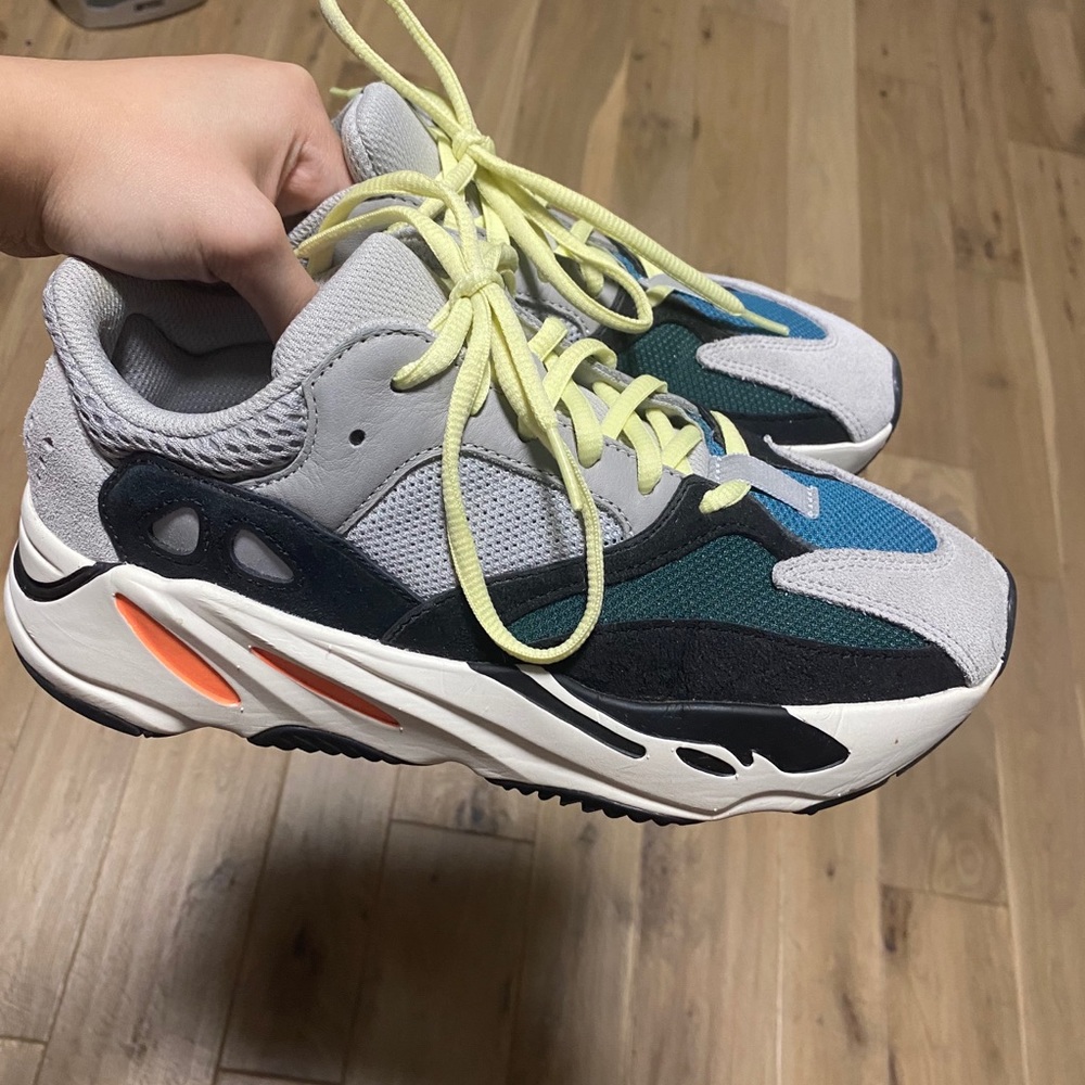 adidas yeezy boost 700
